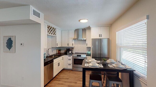 Building Photo - 1910 Morrill St