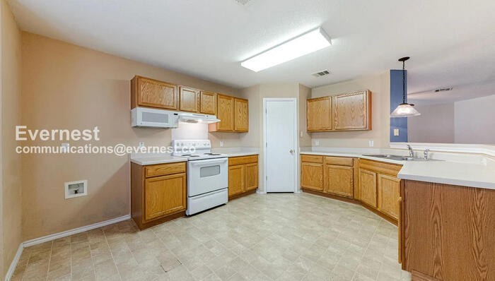 Building Photo - 109 Covey Ln