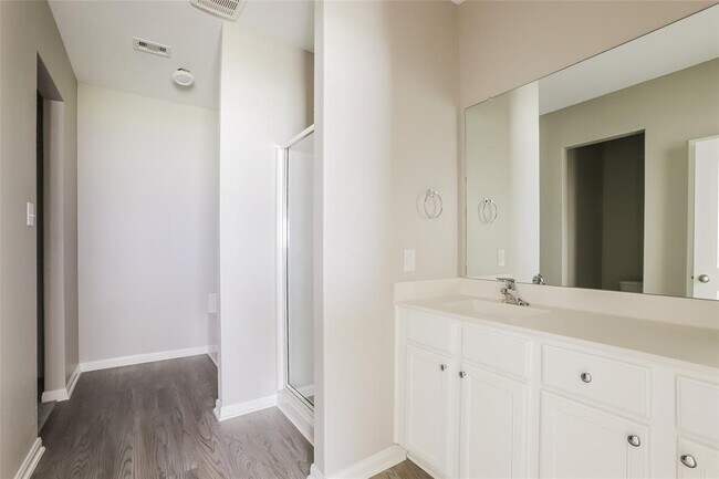 Building Photo - 23119 Bellini Dr