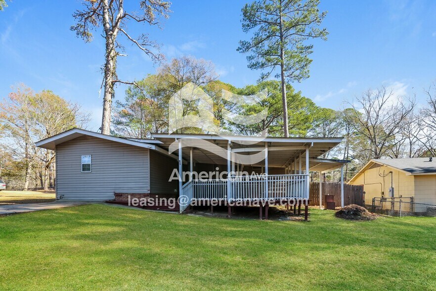 Building Photo - 3025 Charleston Dr