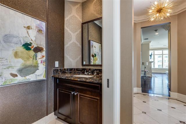 Building Photo - 2555 N Pearl St