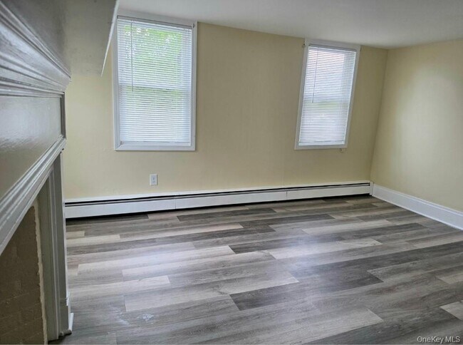 Building Photo - 559 NY-32