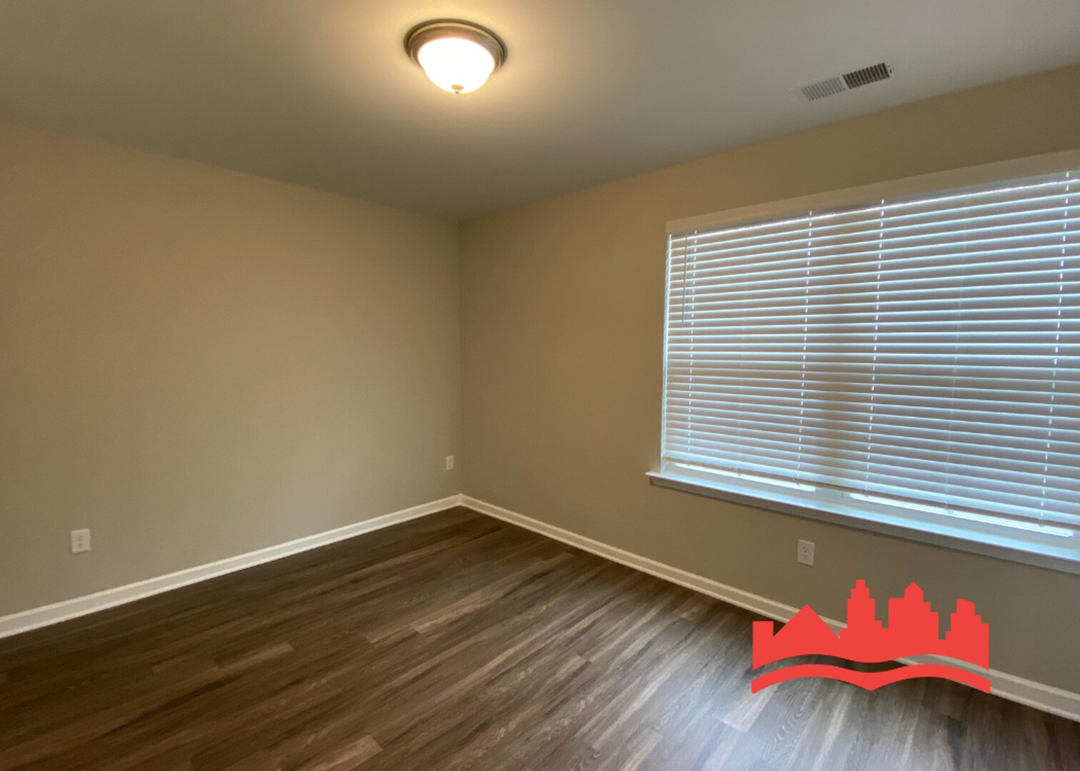 Building Photo - RENT SPECIAL: 1/2 OFF FIRST MONTH RENT!