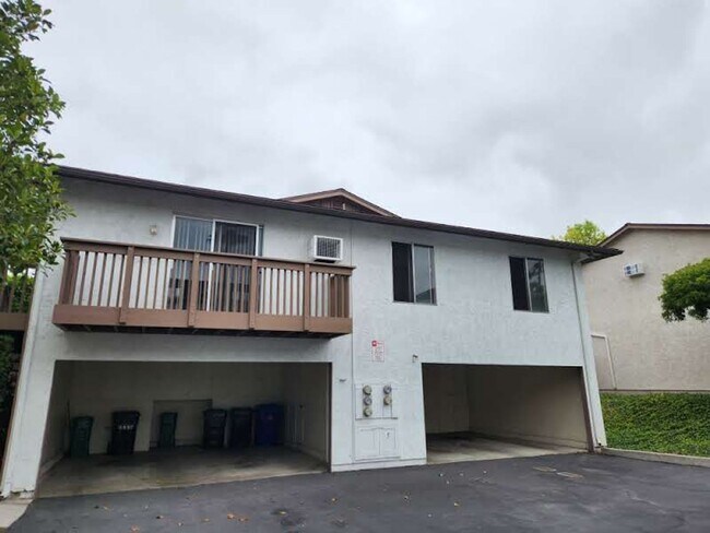 Building Photo - 2BR/1BA San Carlos - Carefree San Carlos Community - Upper Unit