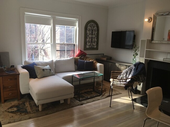 Building Photo - 336 Marlborough St