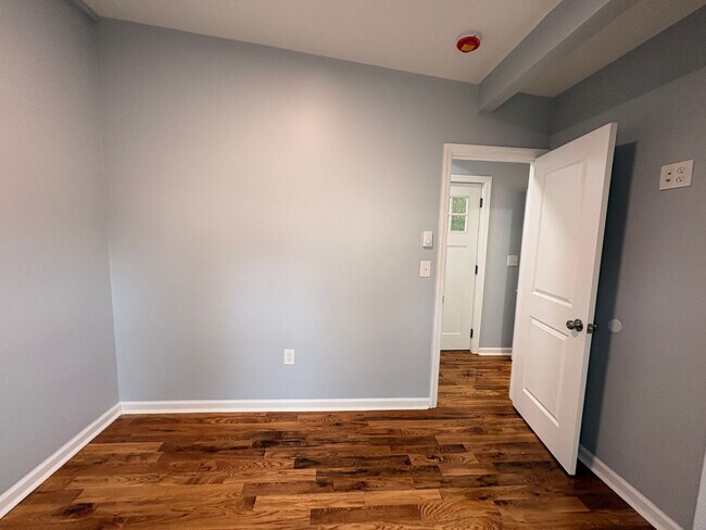 Building Photo - Beautiful, Newly Renovated 6 Bedroom 2 1/2 Bathroom Single Family House Available for Rent in Asb...