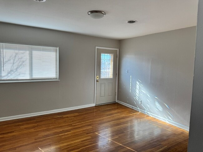 Building Photo - 1918/1920/1922 East 16th Street