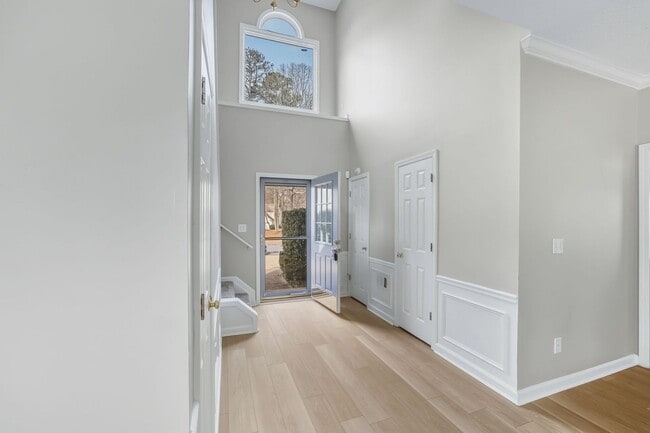 Building Photo - Spectacular John's Creek Traditional