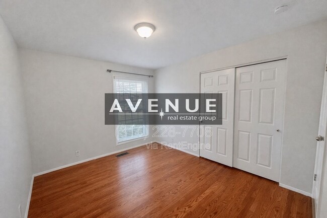 Building Photo - 412 Claymont Dr