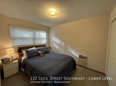 Building Photo - 122 Cecil St SE