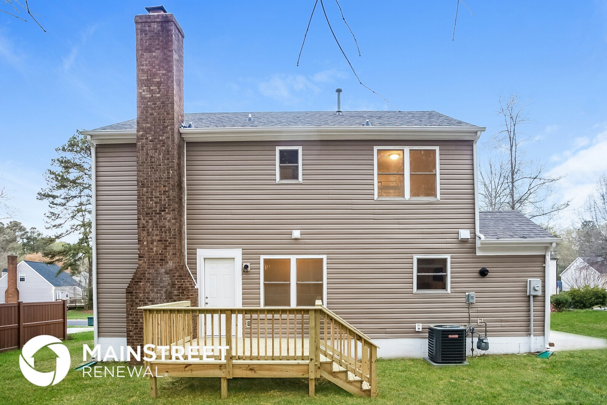 Building Photo - 10321 Roundhouse Cir