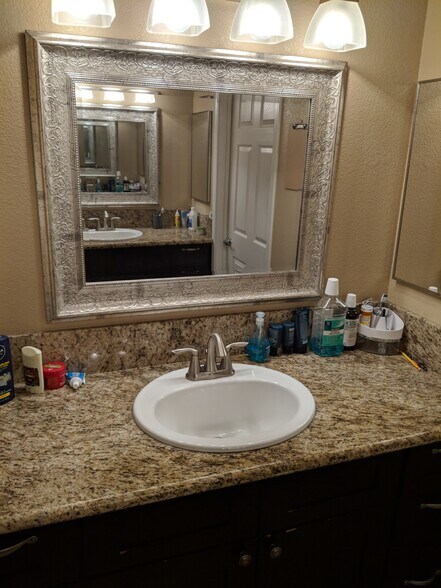 2nd Bathroom - 435 W Rio Salado Pky