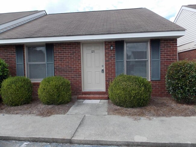 Building Photo - 140 Lanier Dr