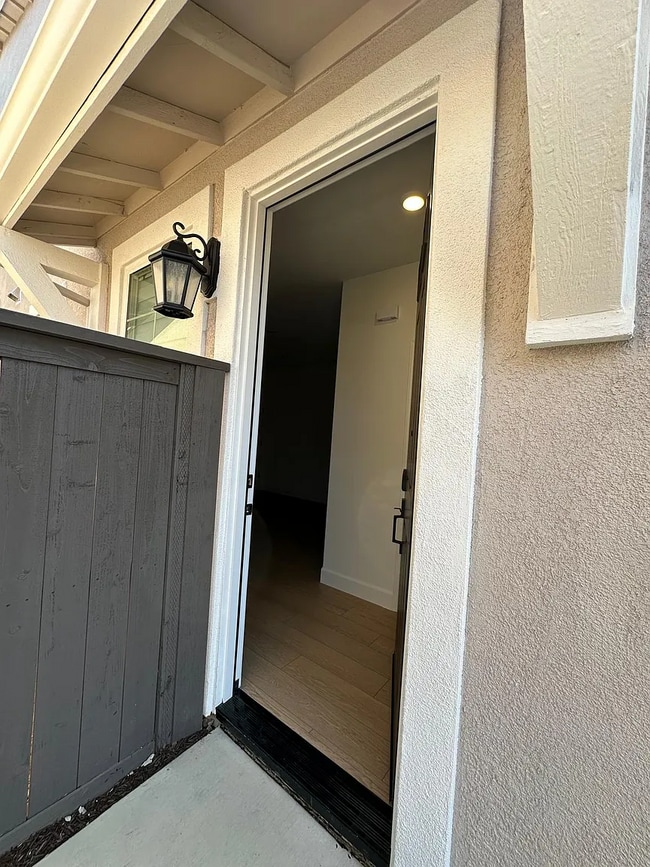Building Photo - Next-Gen Unit(1 bedroom/ 1 bathroom) in Br...