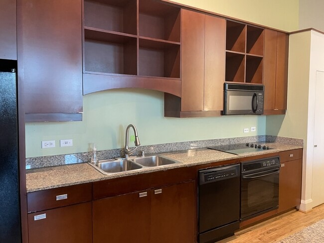 Building Photo - 1401 Calumet St