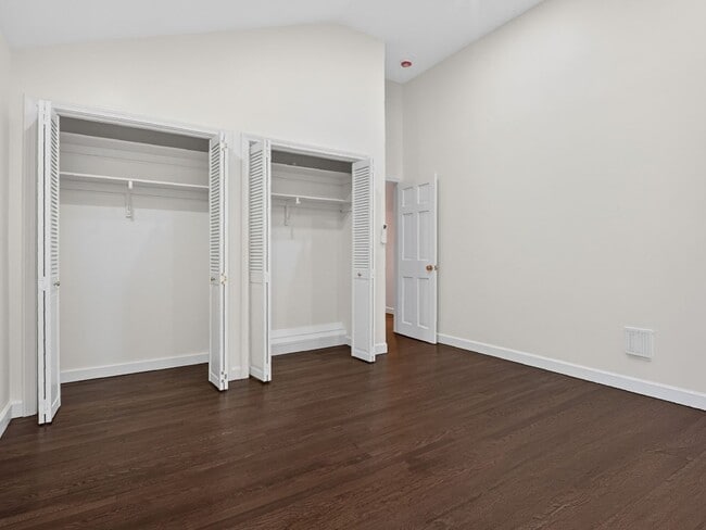 Building Photo - 3 Bed/2 Bath Home with Private Yard