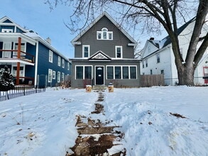 Building Photo - "Spacious 6-Bedroom Gem with Gleaming New Hardwood Floors in Minneapolis!"