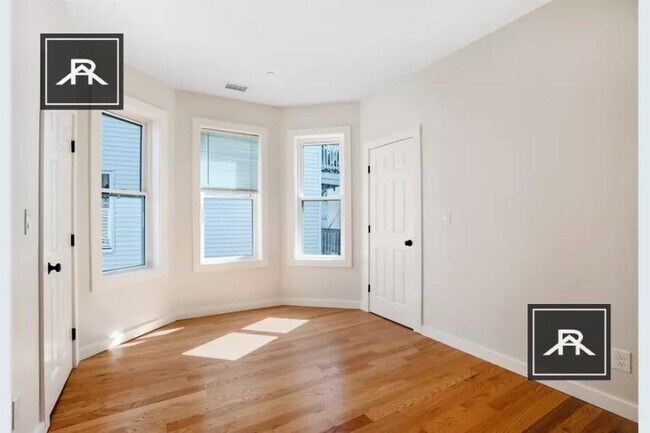 Building Photo - 3 bedroom in Allston MA 02134