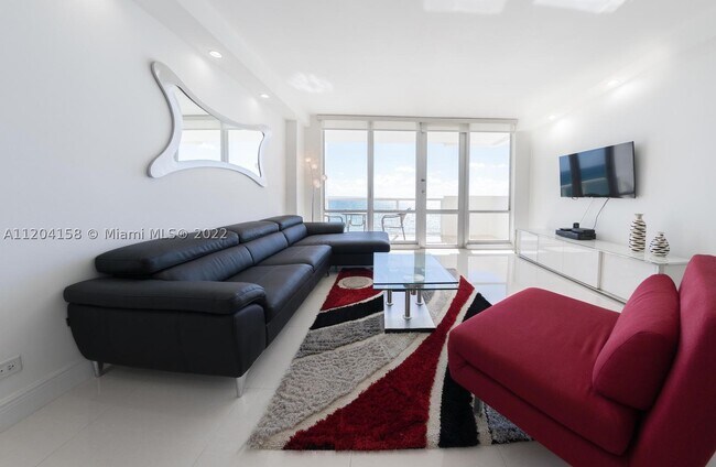 Building Photo - 5601 Collins Ave