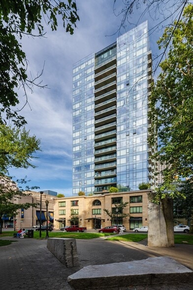 Building Photo - Ladd