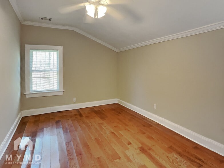 Building Photo - 1337 S Hairston Rd