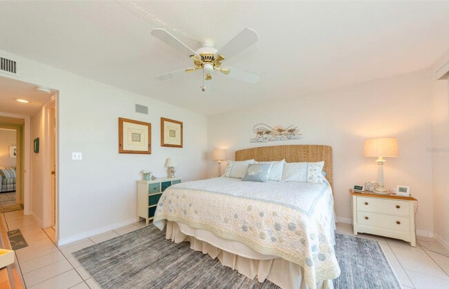 Building Photo - 868 Bayway Blvd