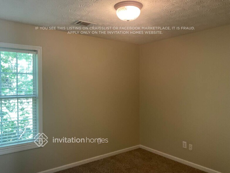 Building Photo - 615 Simon Ive Dr