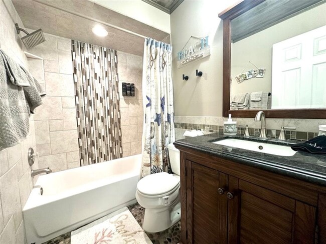 Building Photo - 14622 Pinecrest Dr