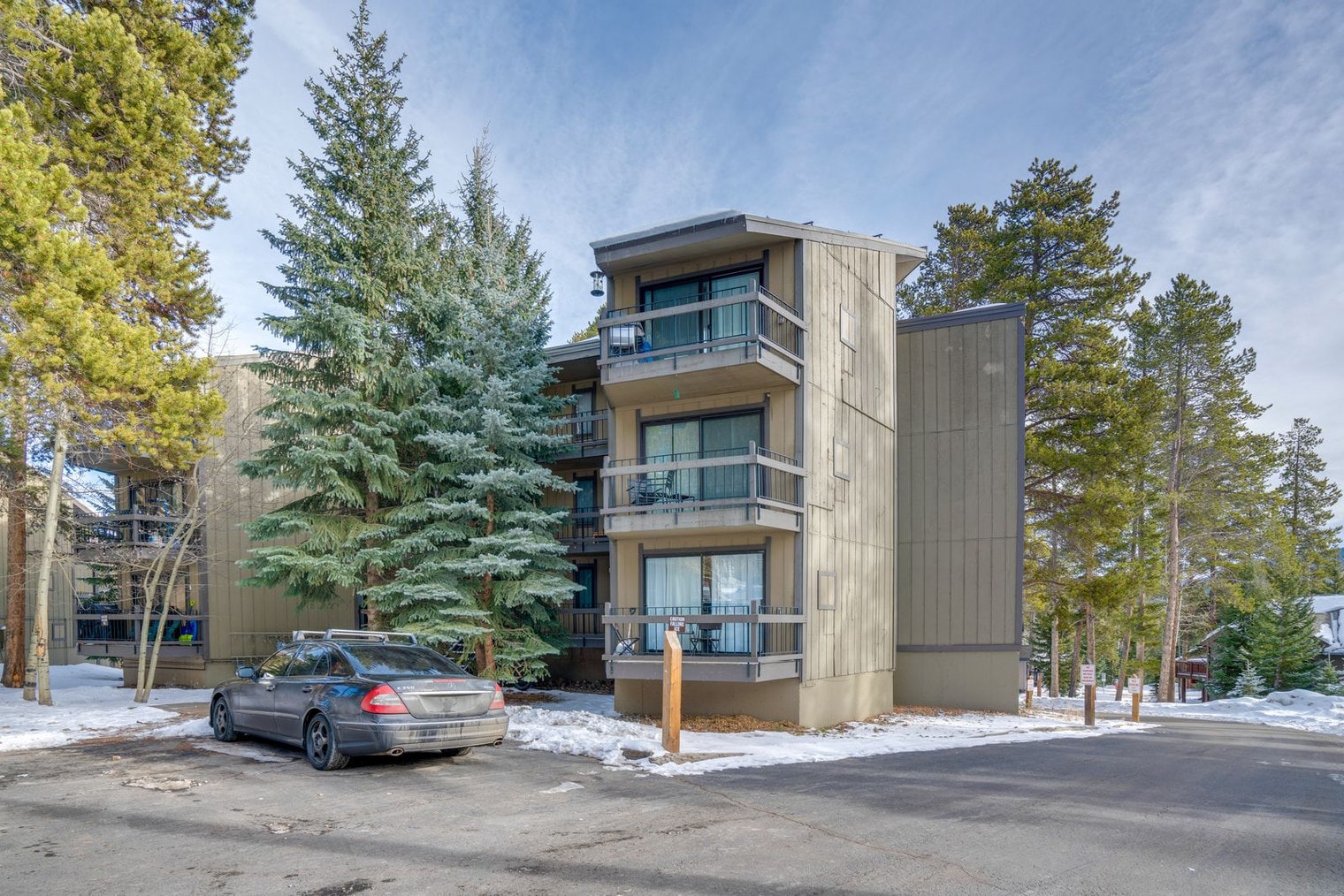Building Photo - 1127 Ski Hill Rd