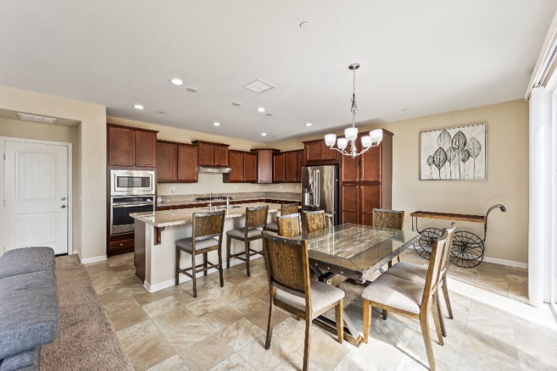 Building Photo - 950 N Ellie St