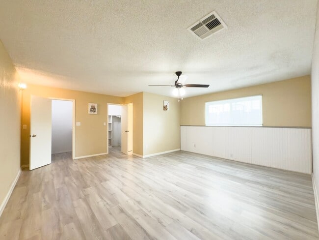 Building Photo - 6506 Briar Glade Dr