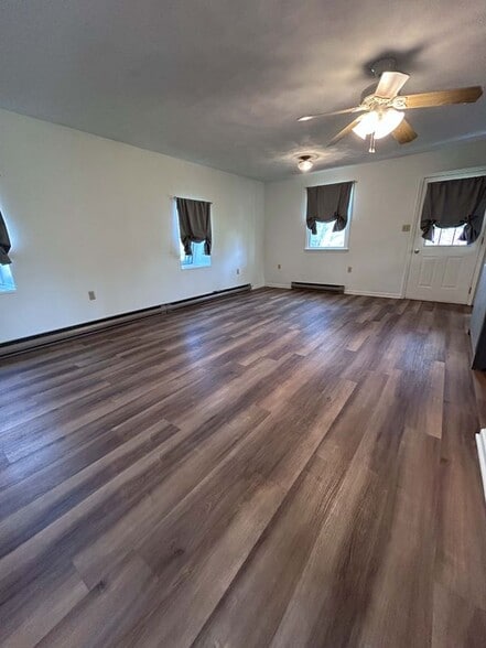 Building Photo - 16 W Main St