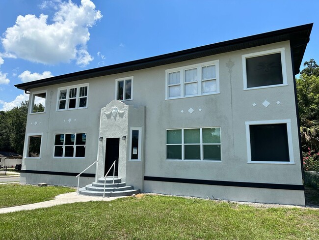 Building Photo - Newly Renovated 1 Bed 1 Bath Leesburg
