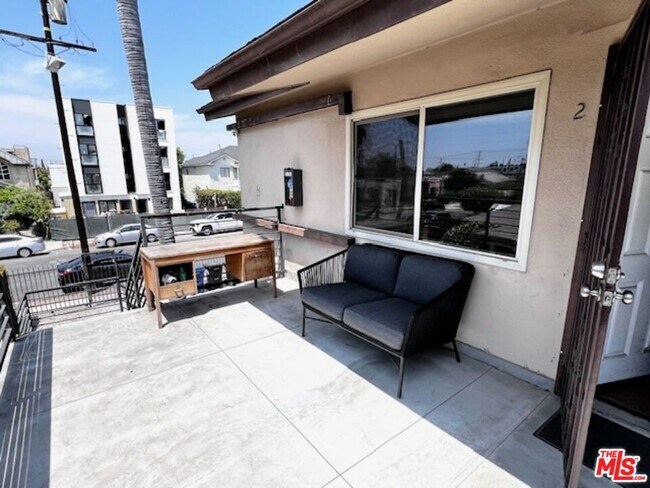 Building Photo - 1336 W 37th Dr