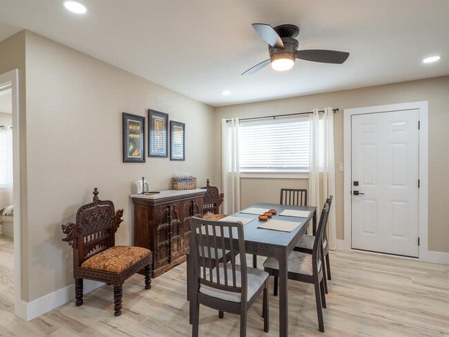 Building Photo - 8314 Bowling Green Dr