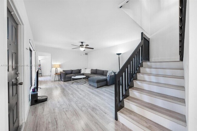 Building Photo - 11913 SW 11th Ct