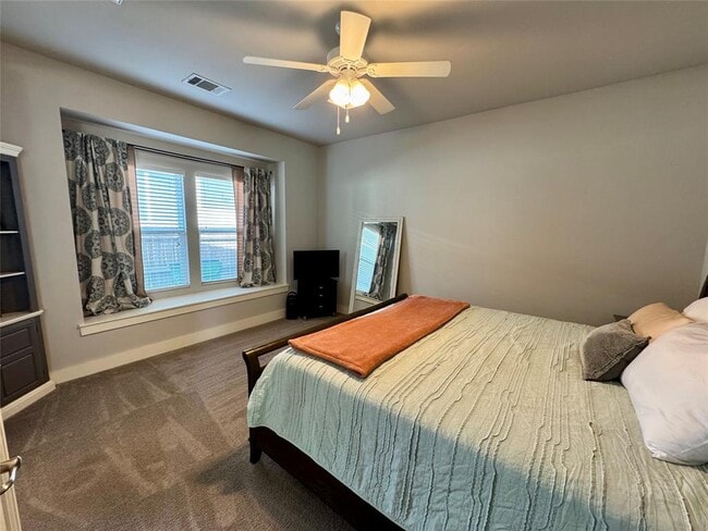 Building Photo - 8013 Izetta Ln