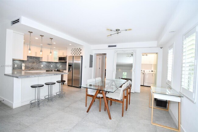 Building Photo - 2918 Bird Ave