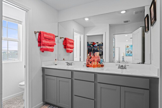 Building Photo - 11164 NW Middle Stream Dr