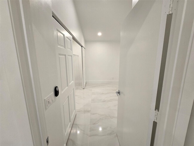 Building Photo - 1303 Seagrape Cir