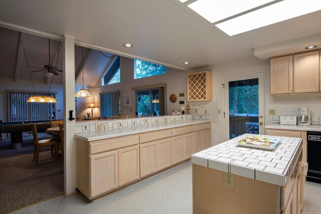 Building Photo - 8040 Sugarpine Pl