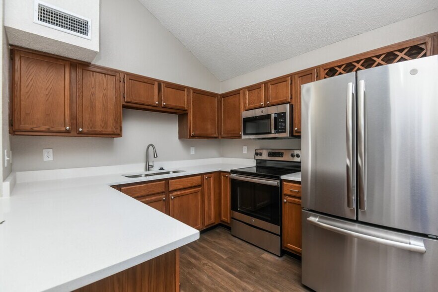 Building Photo - 5704 Stone Meadow Ln