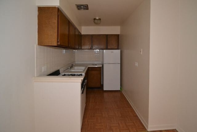 Building Photo - 535 W Aldine Ave