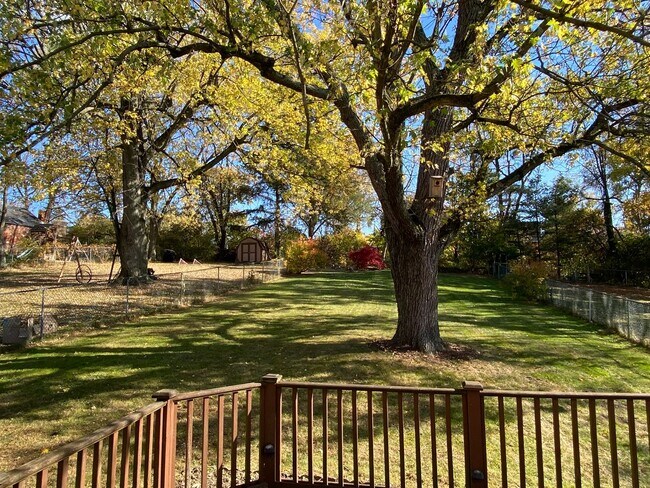 Building Photo - *Beautifully Updated & Charming 3BD/1BA Single-Family Home Available in West Mifflin*