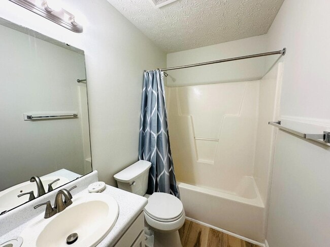 Building Photo - 5600 Brandycrest Dr