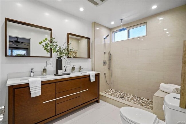 Building Photo - Encino Cul-De-Sac Lease with Private Outdoor Sauna & Designer Upgrades