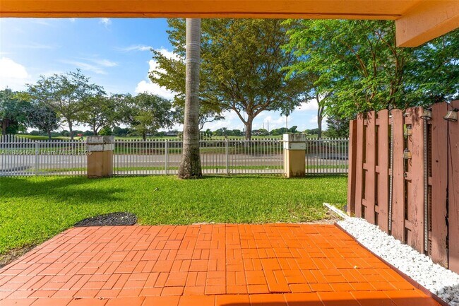 Building Photo - 14260 SW 57th Ln