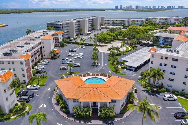 Building Photo - 29 Yacht Club Dr