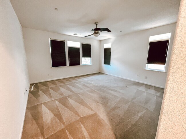 Building Photo - Upgraded Dublin Townhome near Emerald Park Elementary