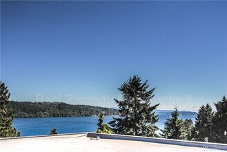 Building Photo - 3825 NE 155th Pl